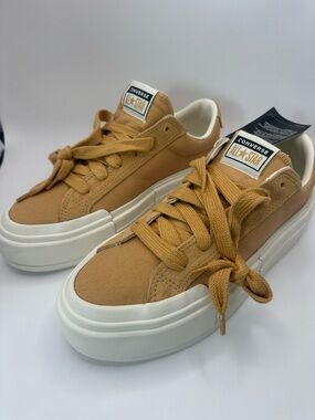Converse Low Top Platform Sneakers in Wheat Tan